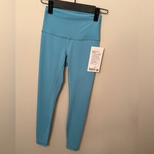 NWT Lululemon Wunder Train 28” Inseam in Washed Blue